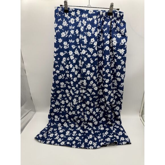 Herloatomia Dresses & Skirts - Herloatomia size med blue/ white flowers